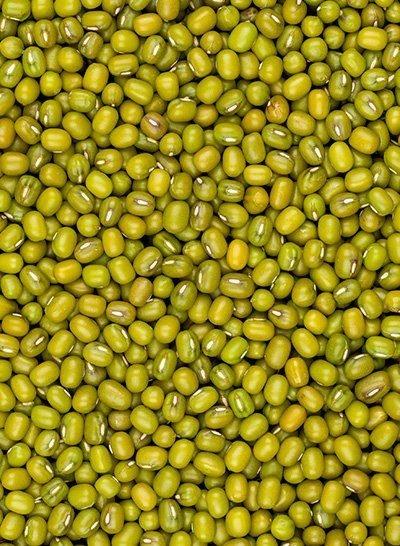 Small, glossy green mung beans
